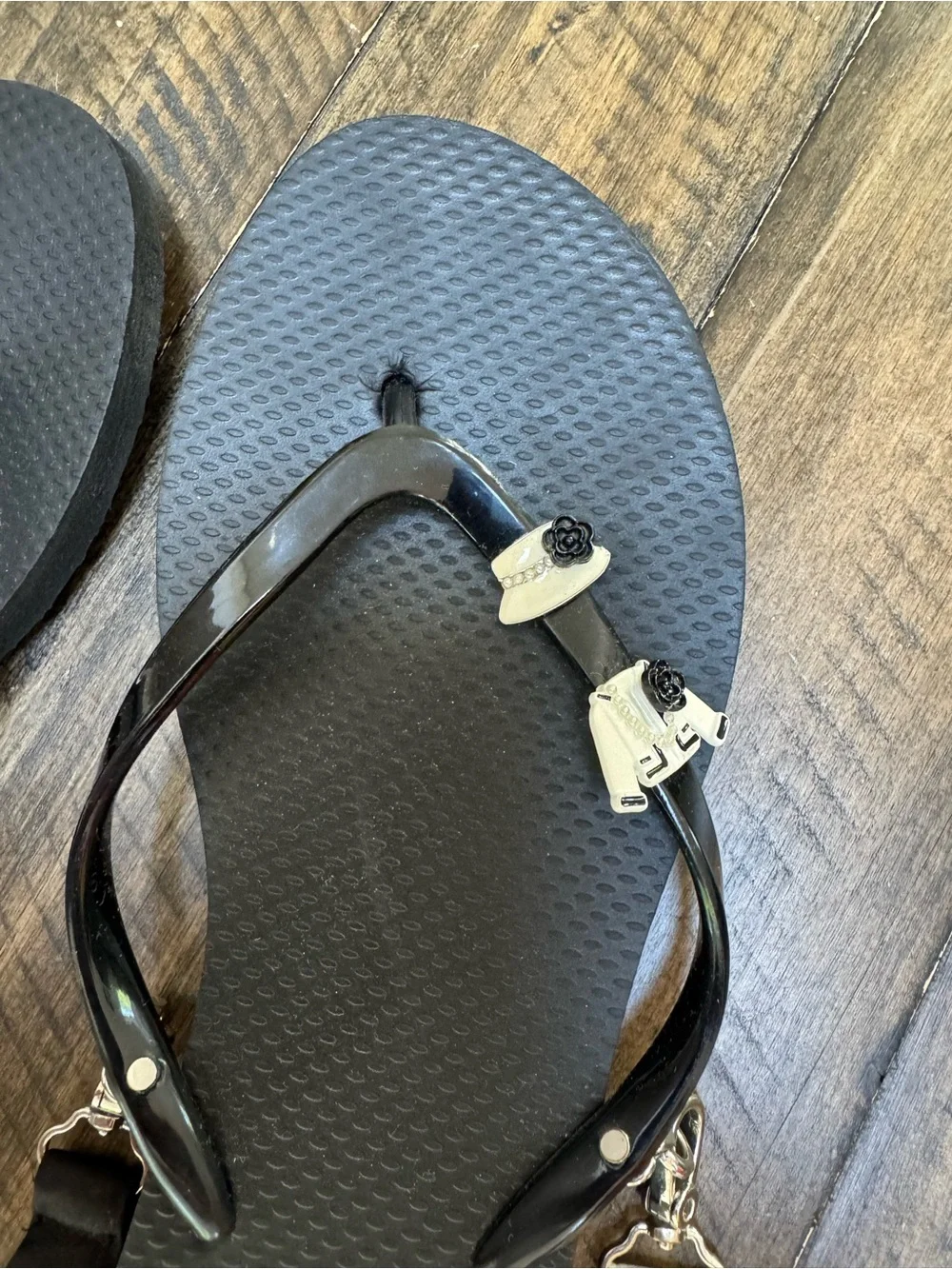 Peggell | 8-9 Glamflips Silk Strap Charm Flip Flops